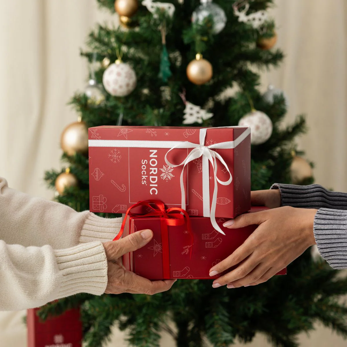 Christmas - Empty Gift Box - Image 4